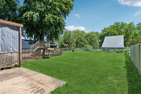 71 S Ella Street Riverside IA 52327