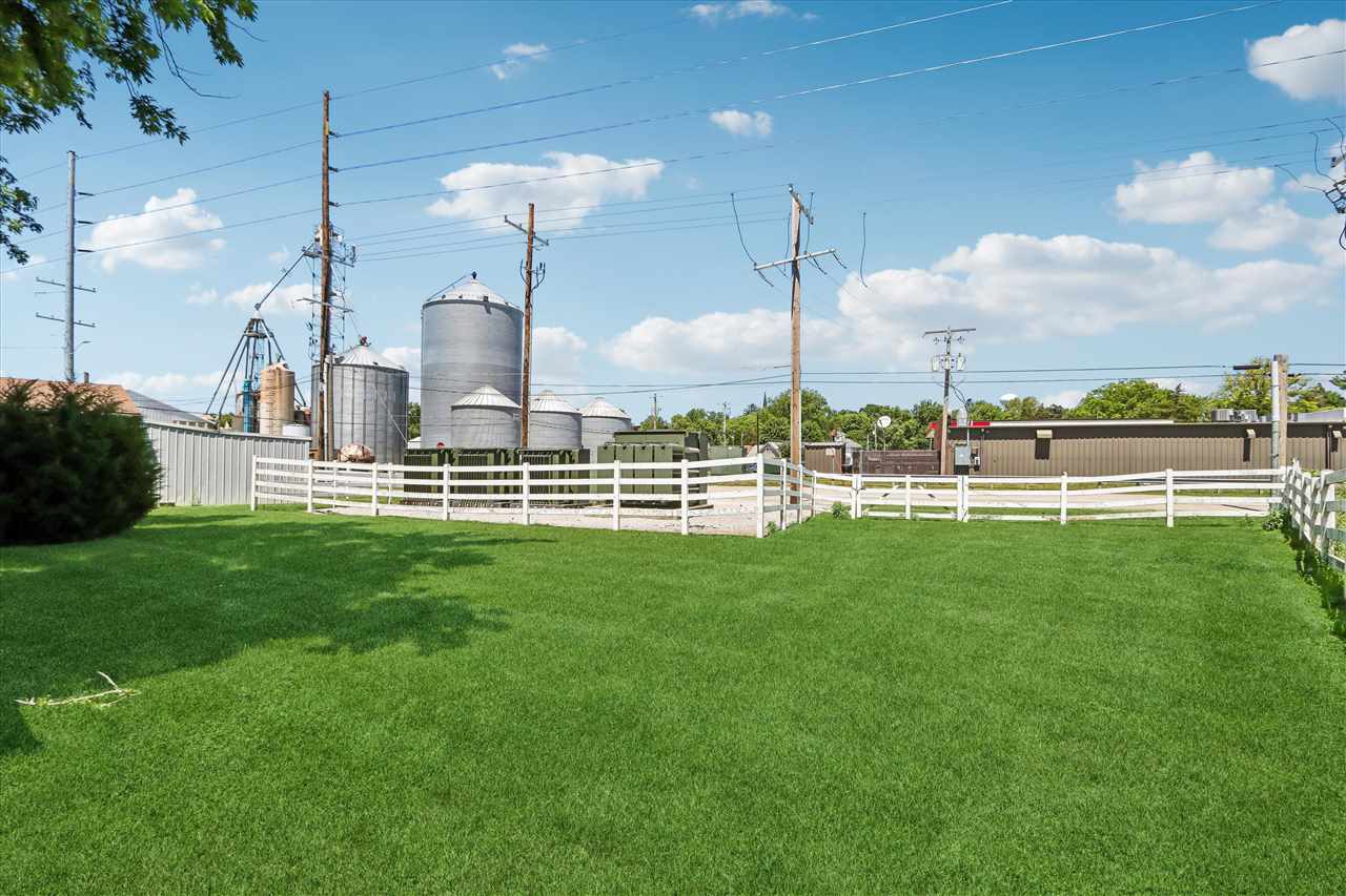 71 S Ella Street Riverside IA 52327