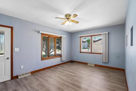 71 S Ella Street Riverside IA 52327