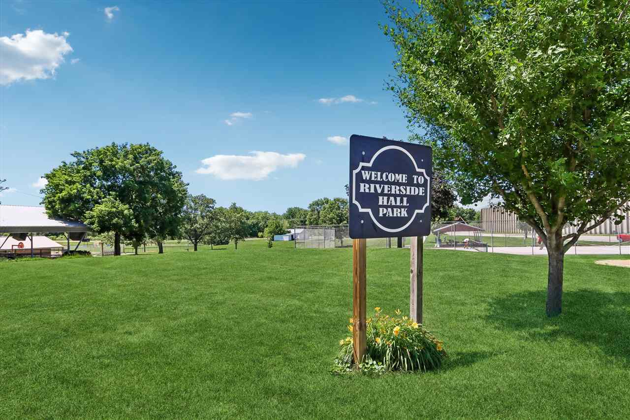 71 S Ella Street Riverside IA 52327
