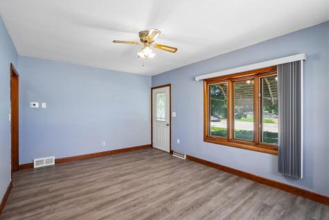 71 S Ella Street Riverside IA 52327