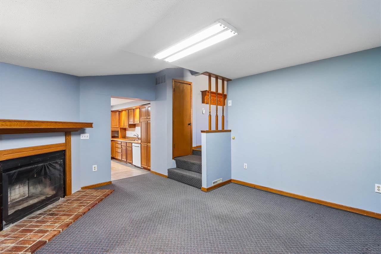 71 S Ella Street Riverside IA 52327