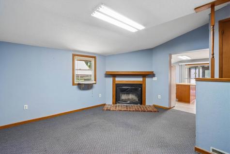 71 S Ella Street Riverside IA 52327