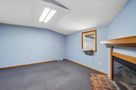 71 S Ella Street Riverside IA 52327