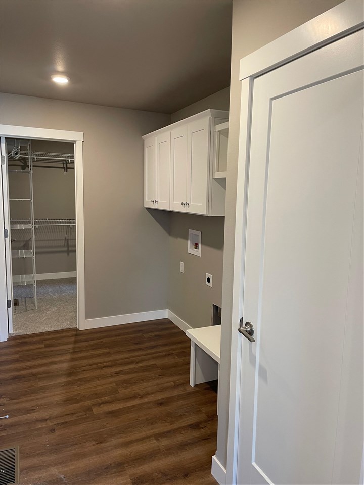 3851 Winnsboro Drive Iowa City IA 52245