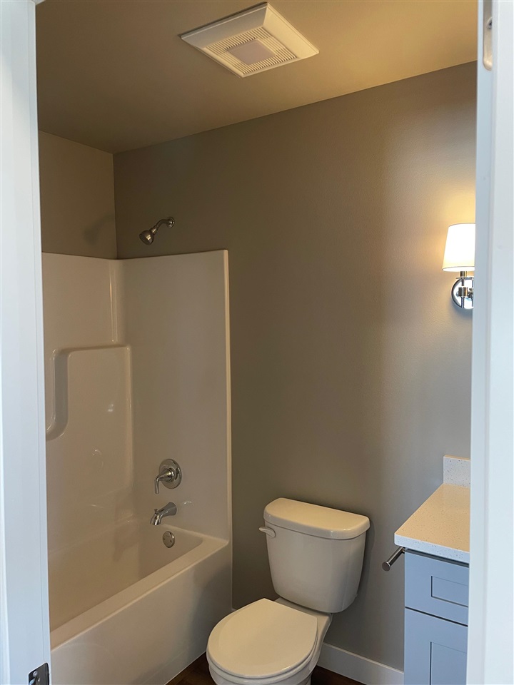 3851 Winnsboro Drive Iowa City IA 52245