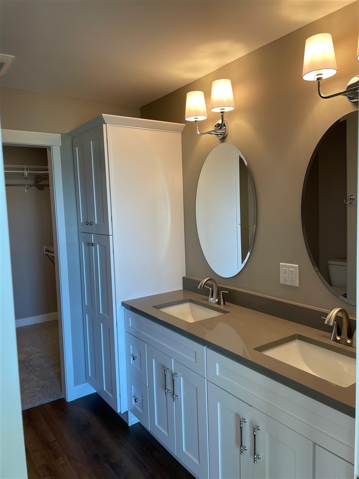 3851 Winnsboro Drive Iowa City IA 52245