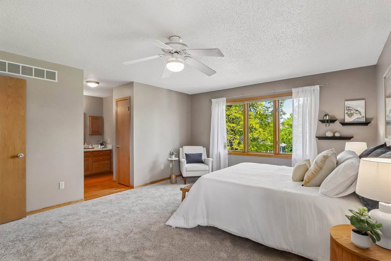 615 Pine Ridge Road Coralville IA 52241