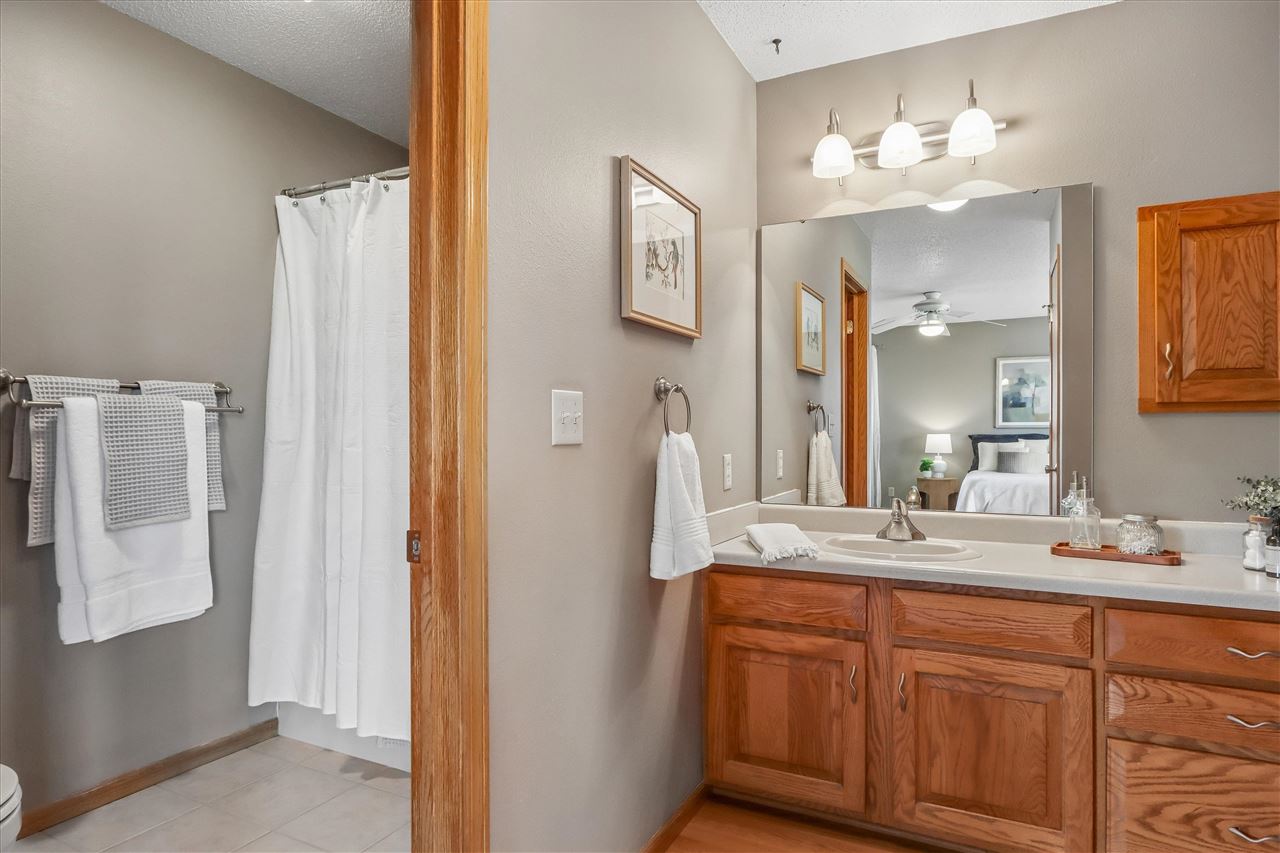 615 Pine Ridge Road Coralville IA 52241