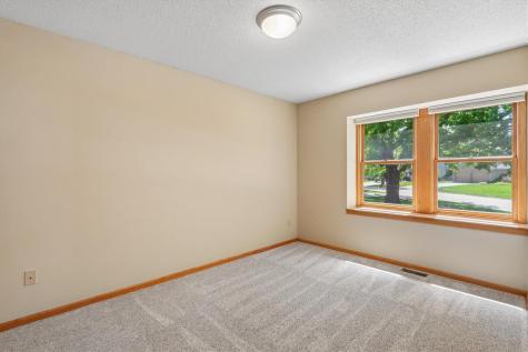 615 Pine Ridge Road Coralville IA 52241