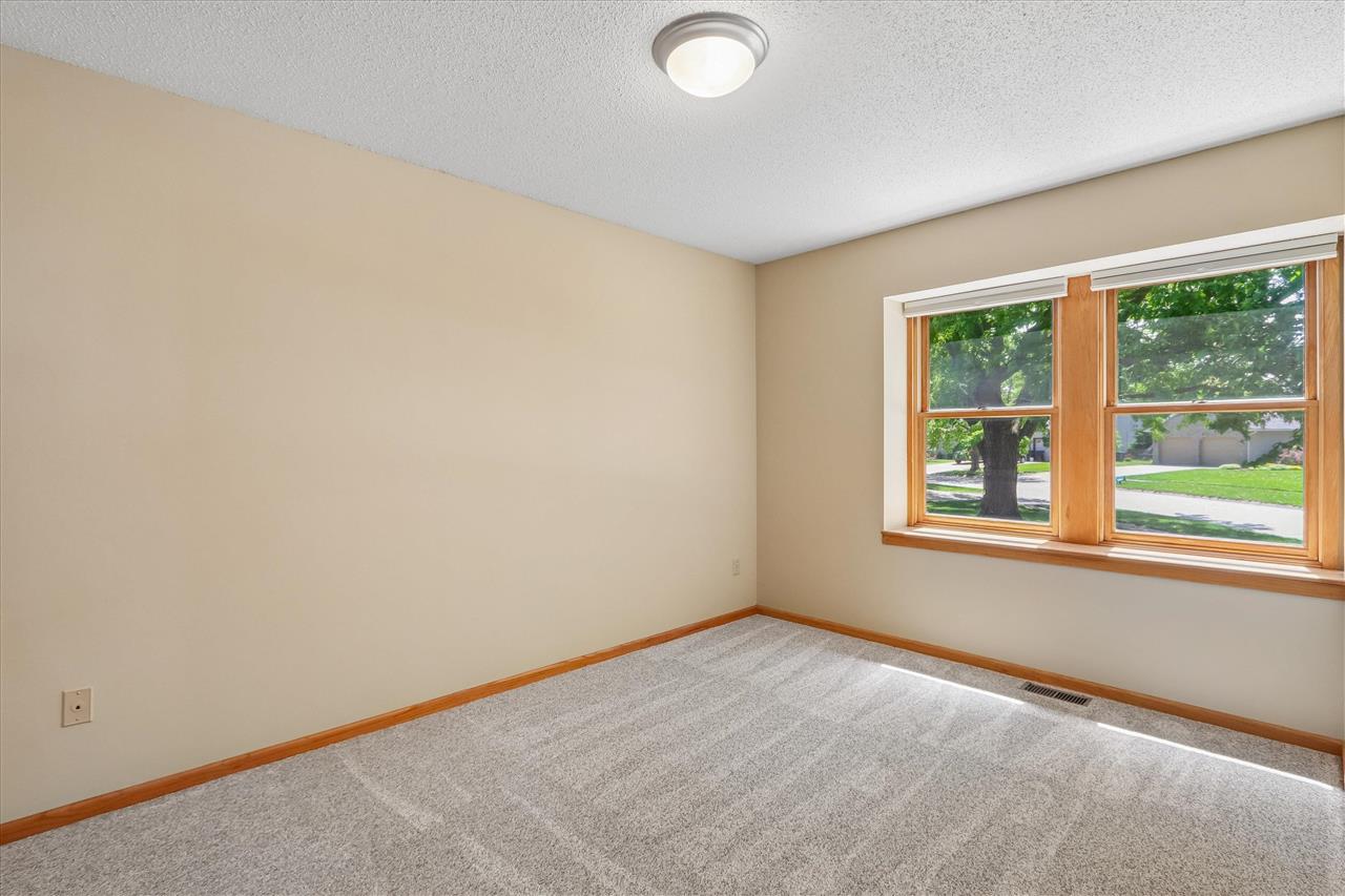 615 Pine Ridge Road Coralville IA 52241