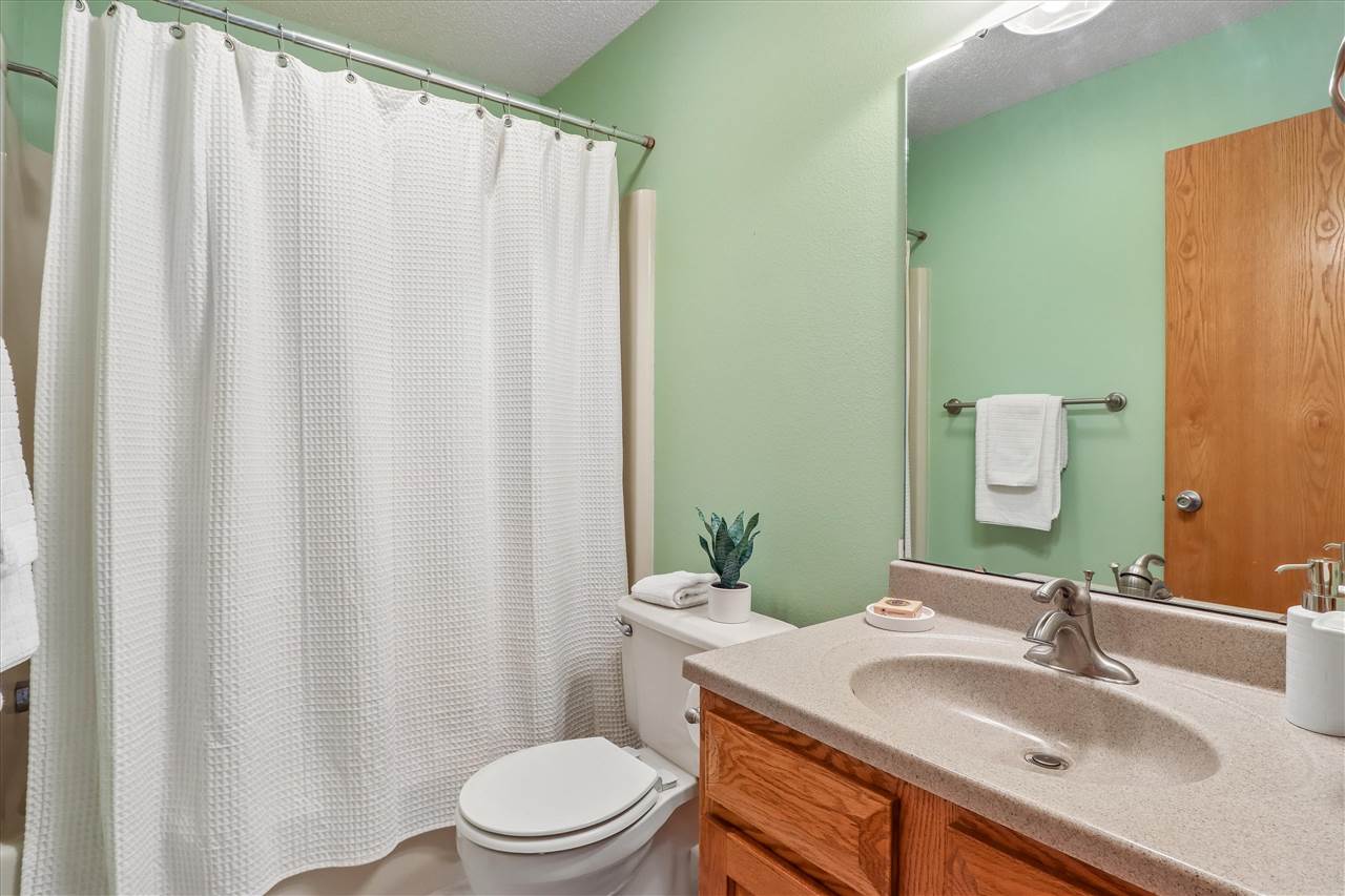 615 Pine Ridge Road Coralville IA 52241