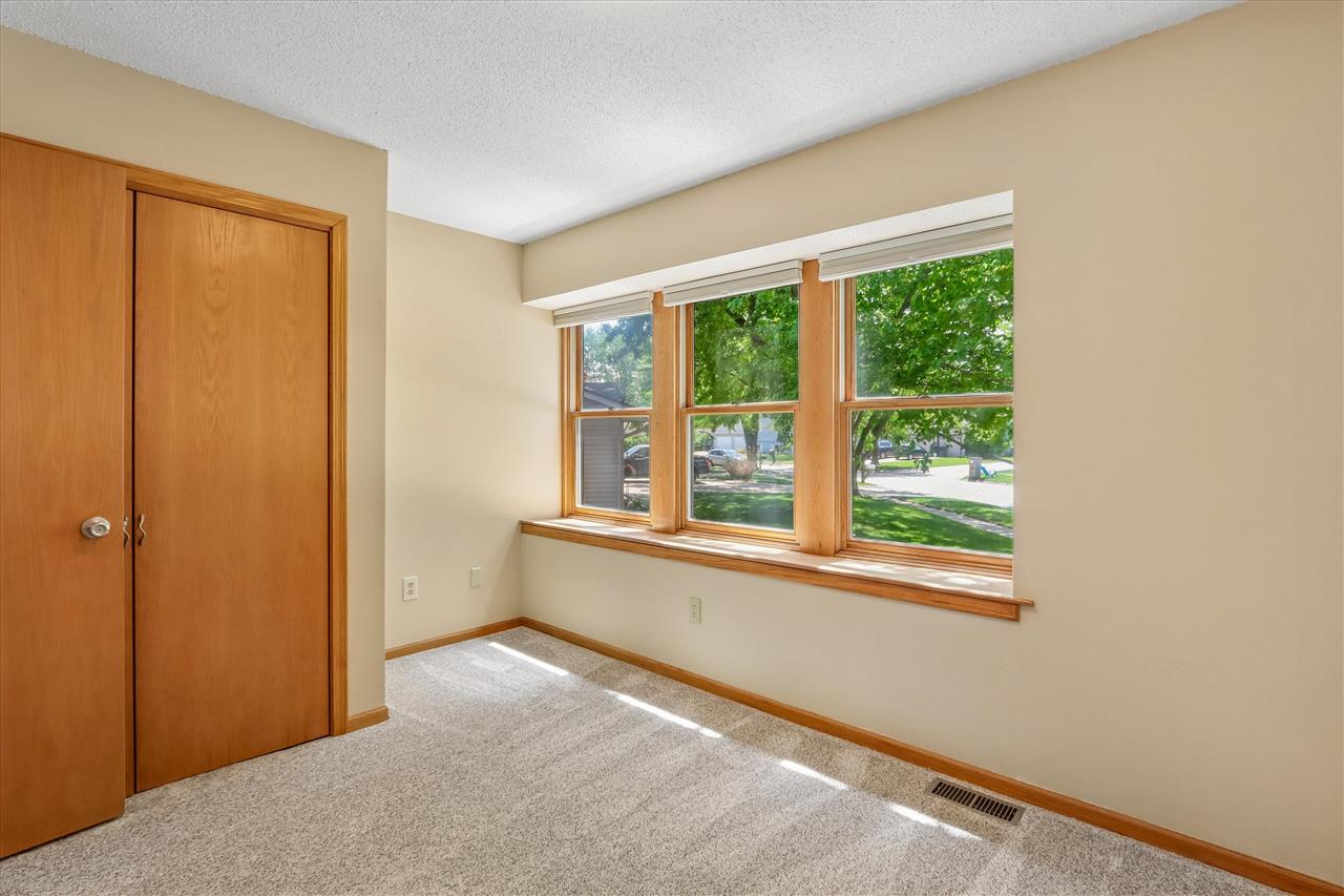 615 Pine Ridge Road Coralville IA 52241