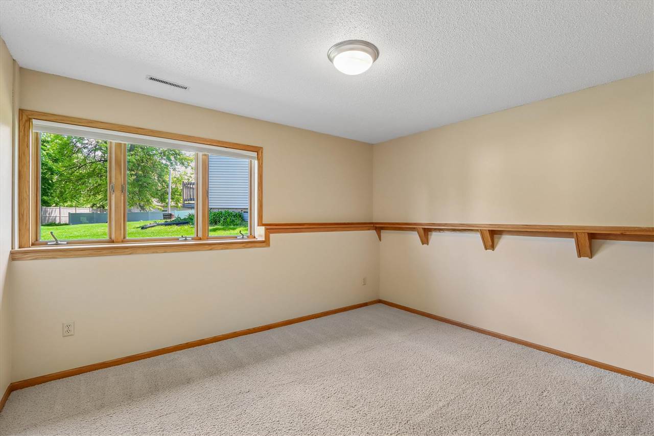 615 Pine Ridge Road Coralville IA 52241