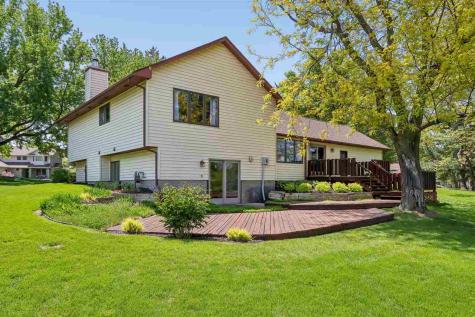 615 Pine Ridge Road Coralville IA 52241