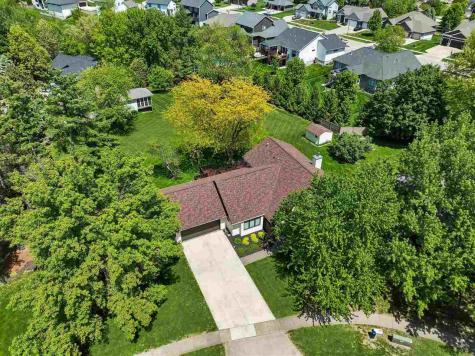 615 Pine Ridge Road Coralville IA 52241