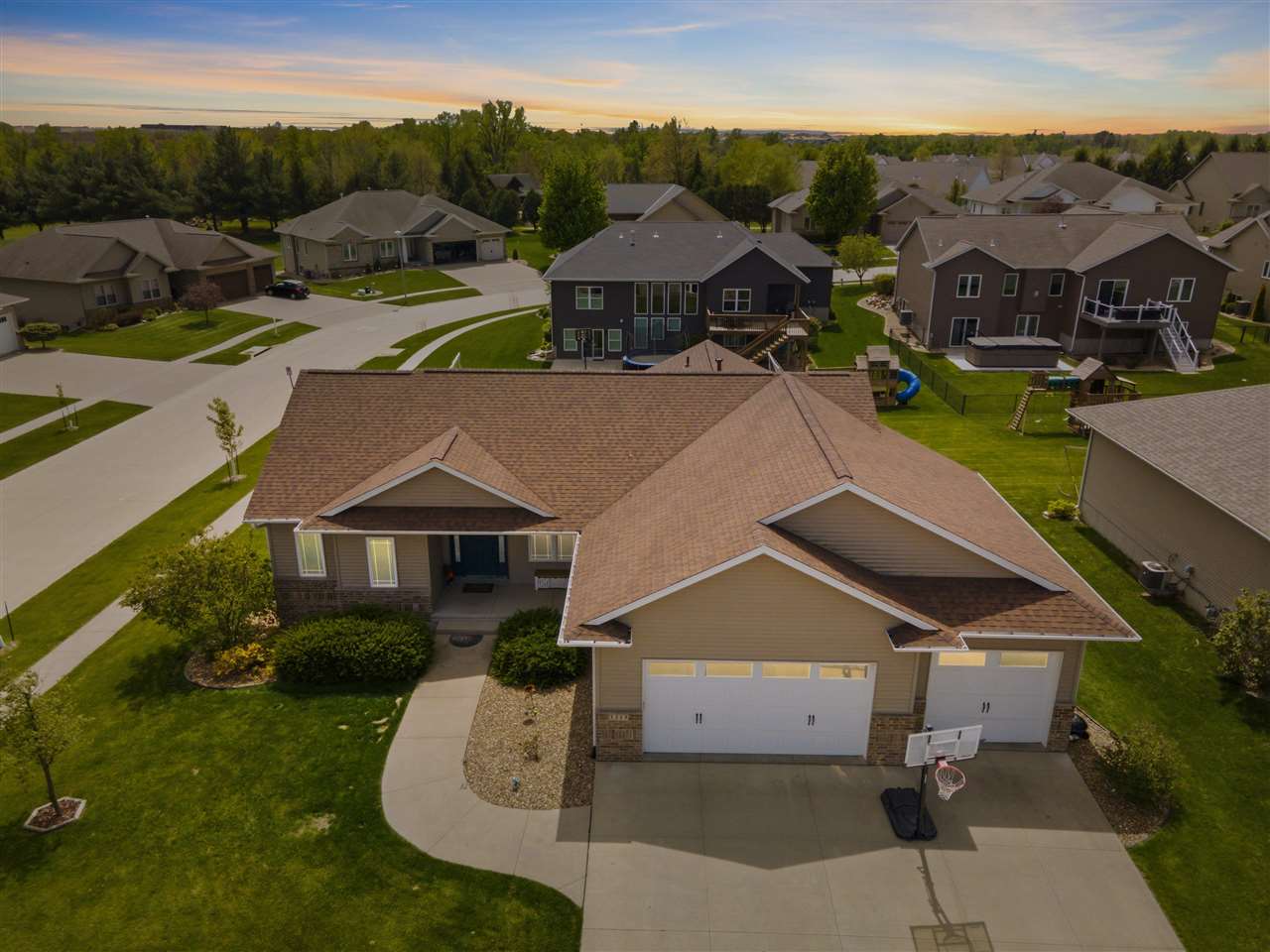 3215 Stanley Cup Drive Marion IA 52302