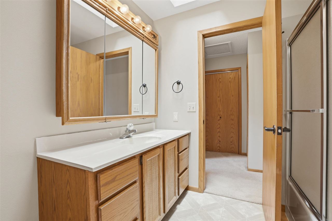 2905 G Street Amana IA 52203
