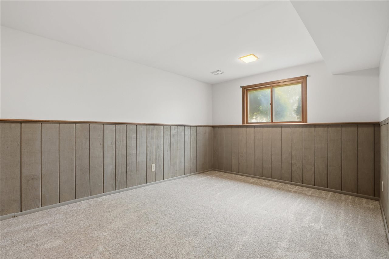 2905 G Street Amana IA 52203
