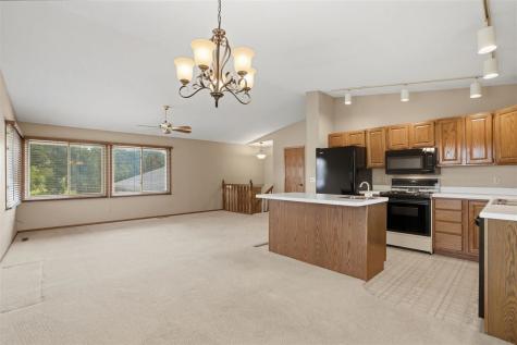 2905 G Street Amana IA 52203