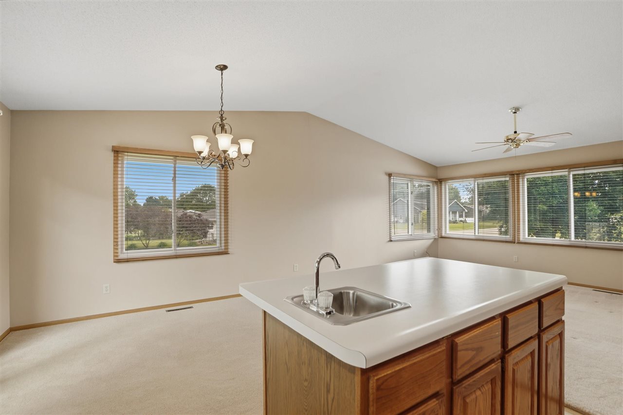 2905 G Street Amana IA 52203
