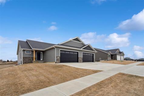 827 Prairie View Drive West Branch IA 52358