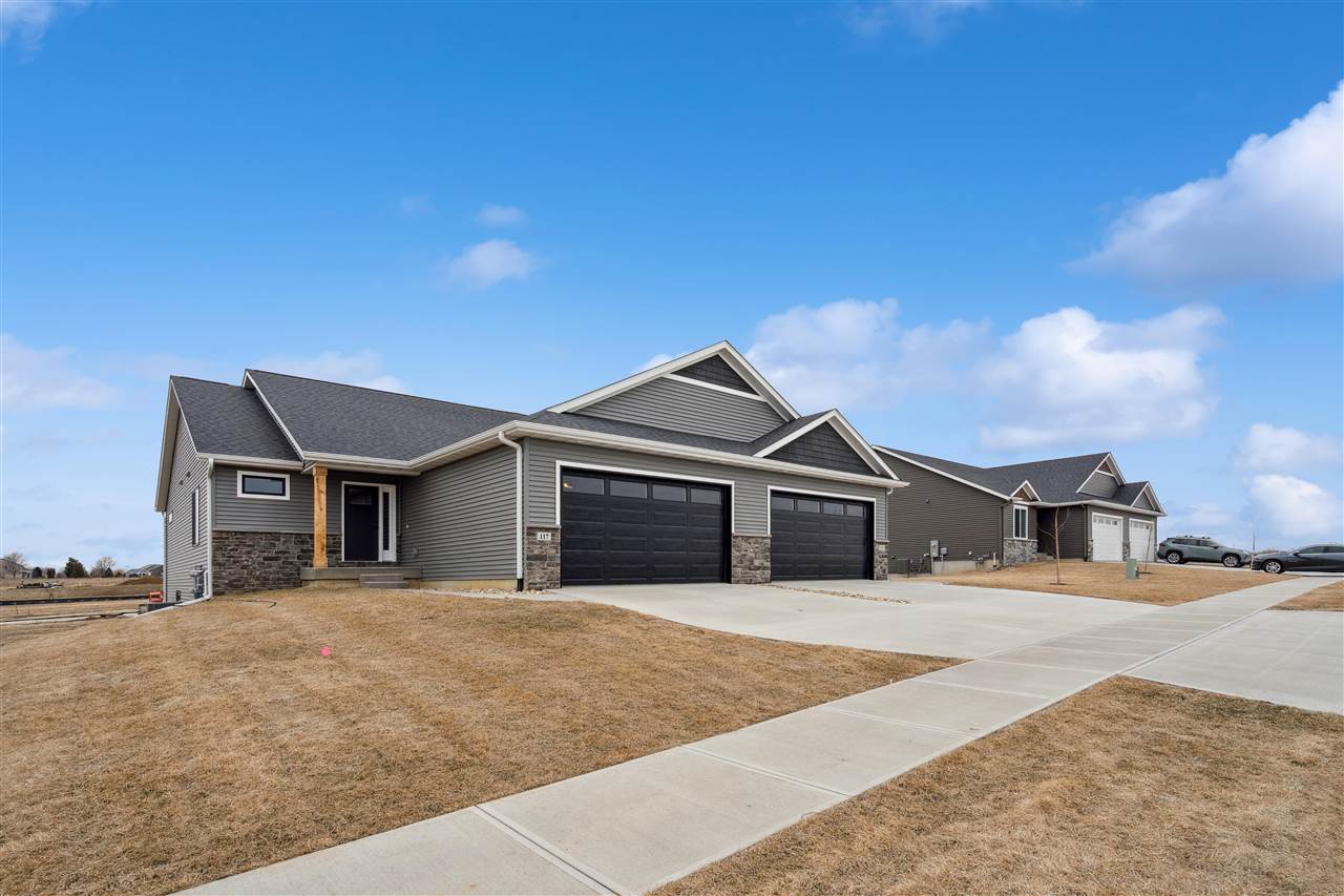 827 Prairie View Drive West Branch IA 52358