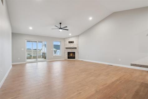 827 Prairie View Drive West Branch IA 52358