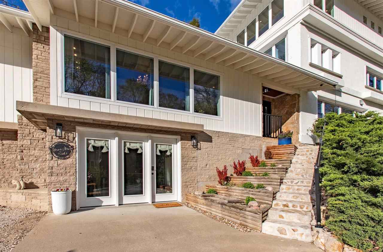 1030 River Street Iowa City IA 52246