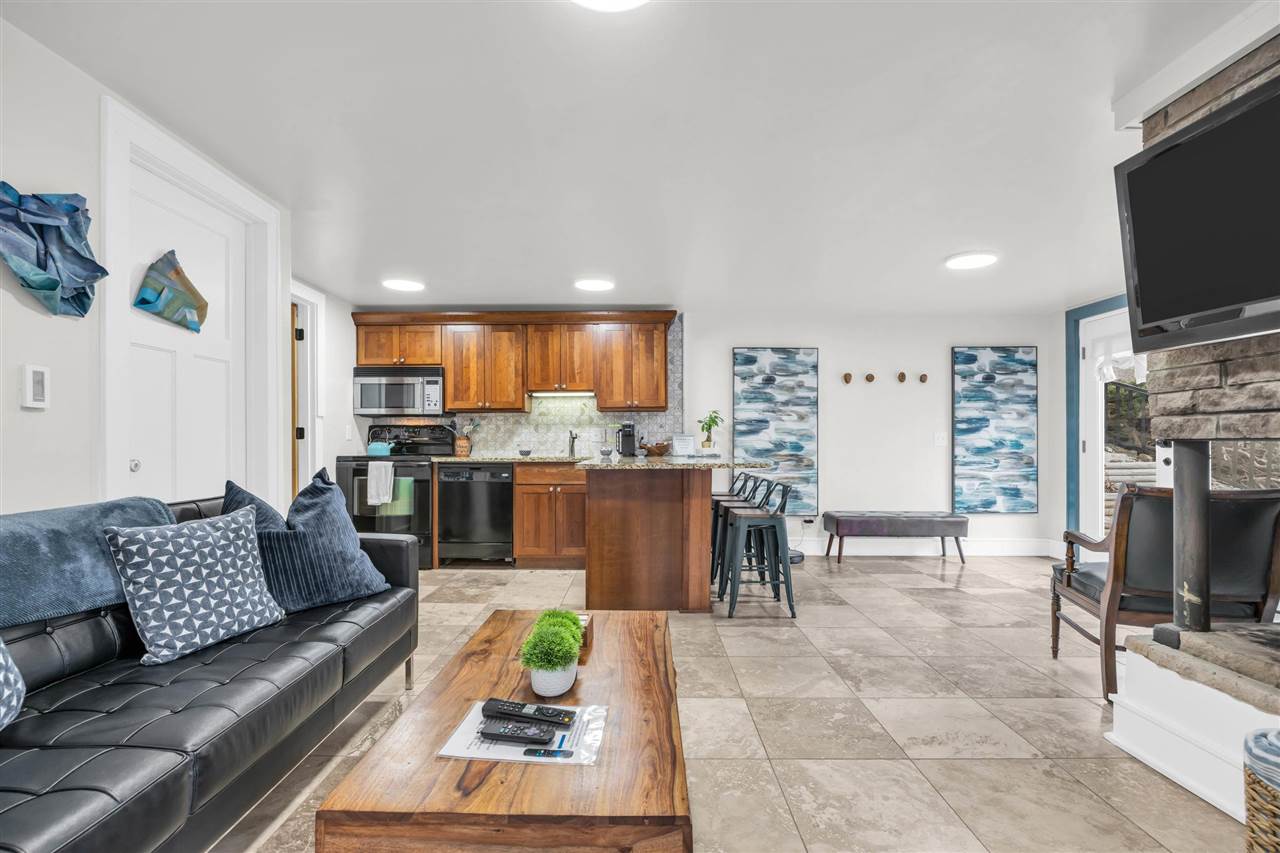 1030 River Street Iowa City IA 52246