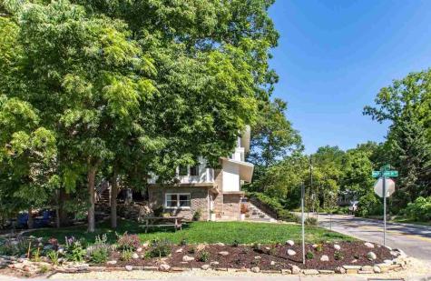 1030 River Street Iowa City IA 52246