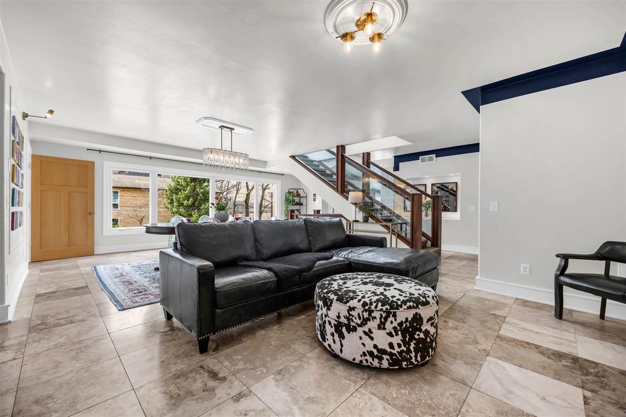 1030 River Street Iowa City IA 52246