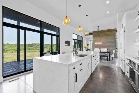 4128 Deacon Lane Solon IA 52333