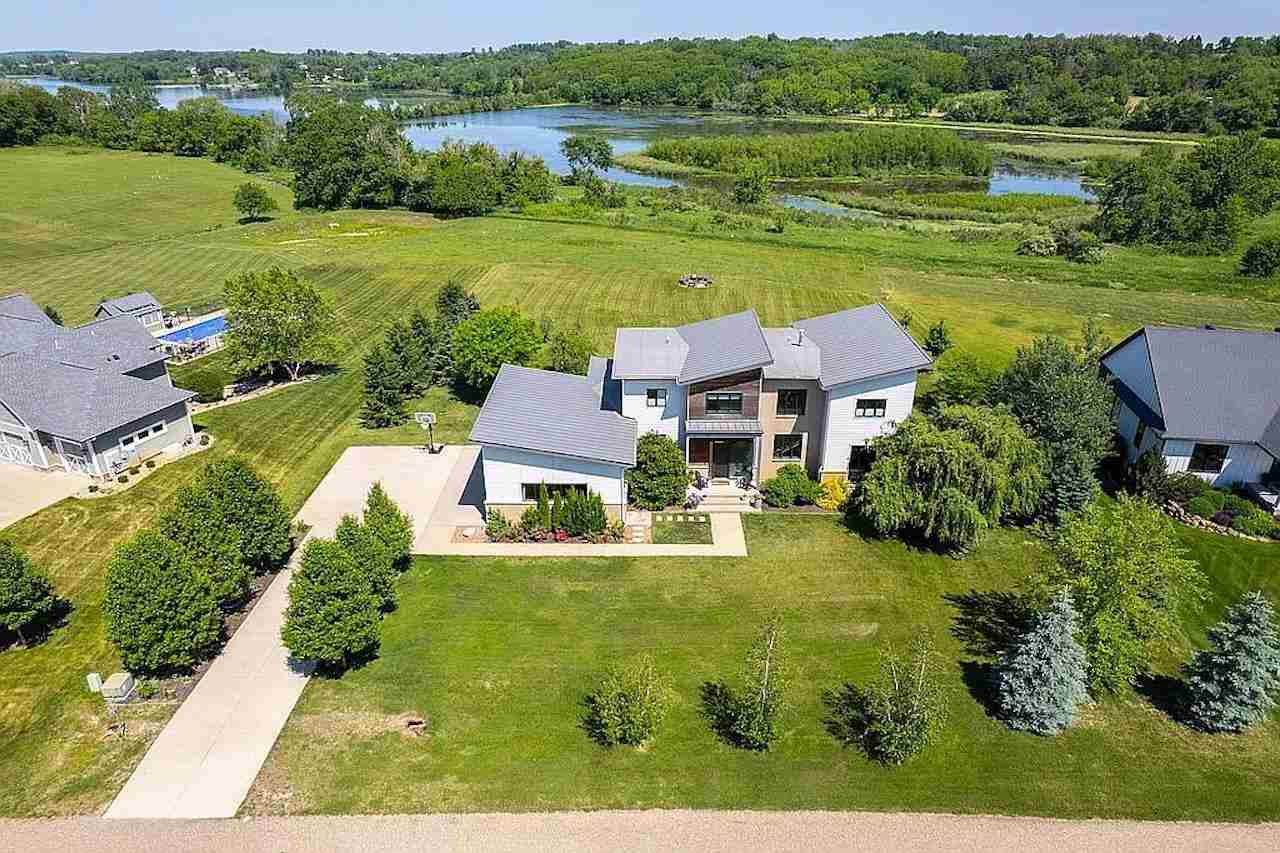 4128 Deacon Lane Solon IA 52333