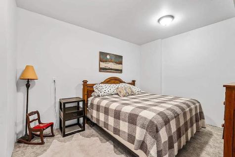4128 Deacon Lane Solon IA 52333