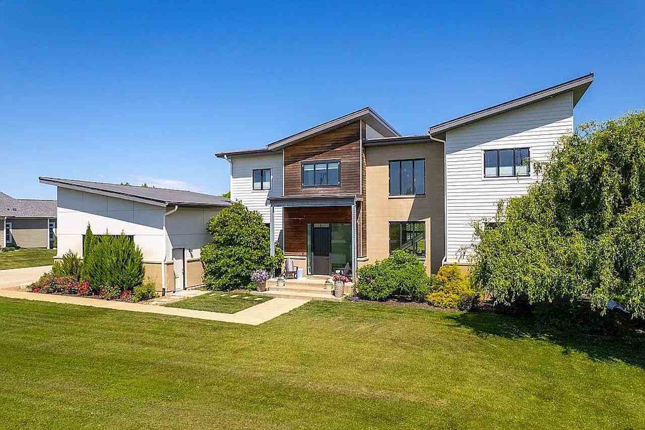 4128 Deacon Lane Solon IA 52333