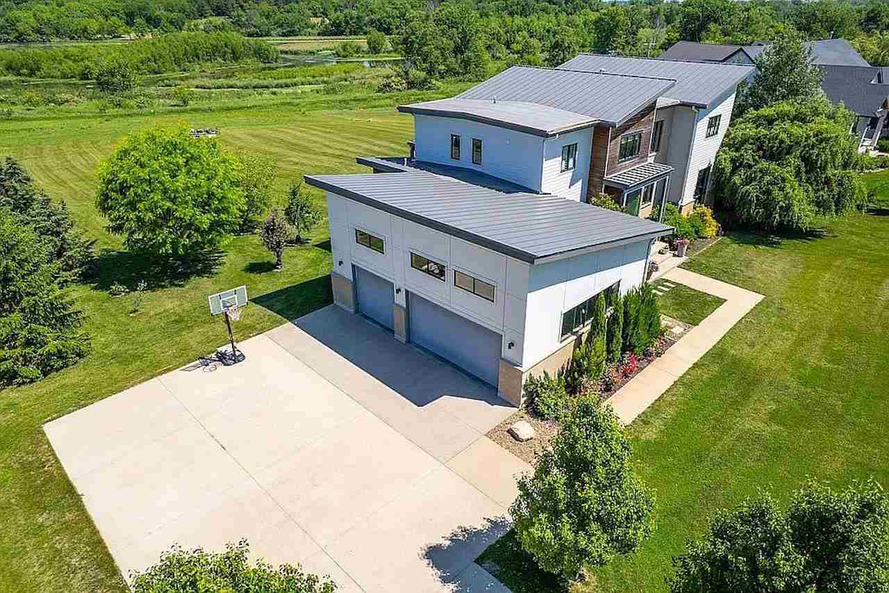 4128 Deacon Lane Solon IA 52333