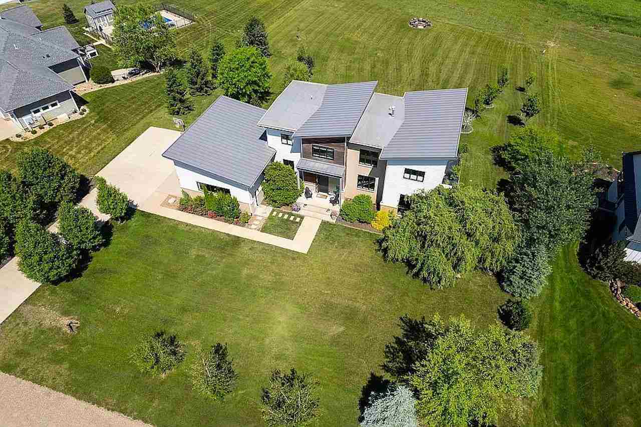 4128 Deacon Lane Solon IA 52333
