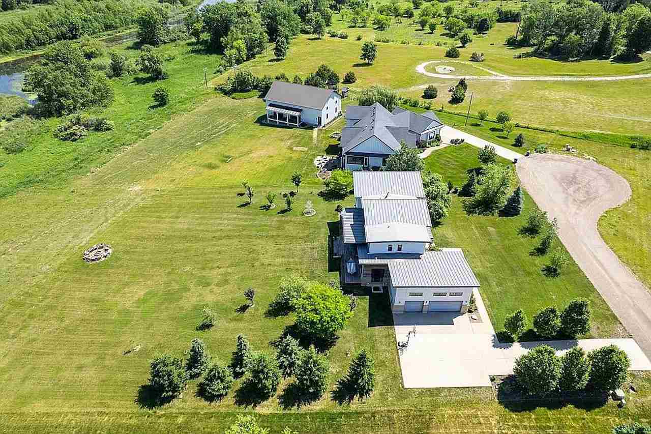 4128 Deacon Lane Solon IA 52333