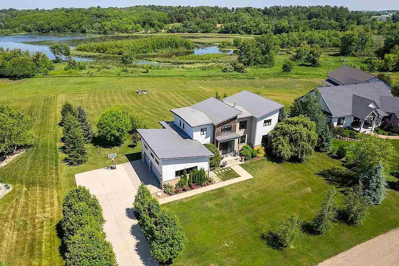4128 Deacon Lane Solon IA 52333