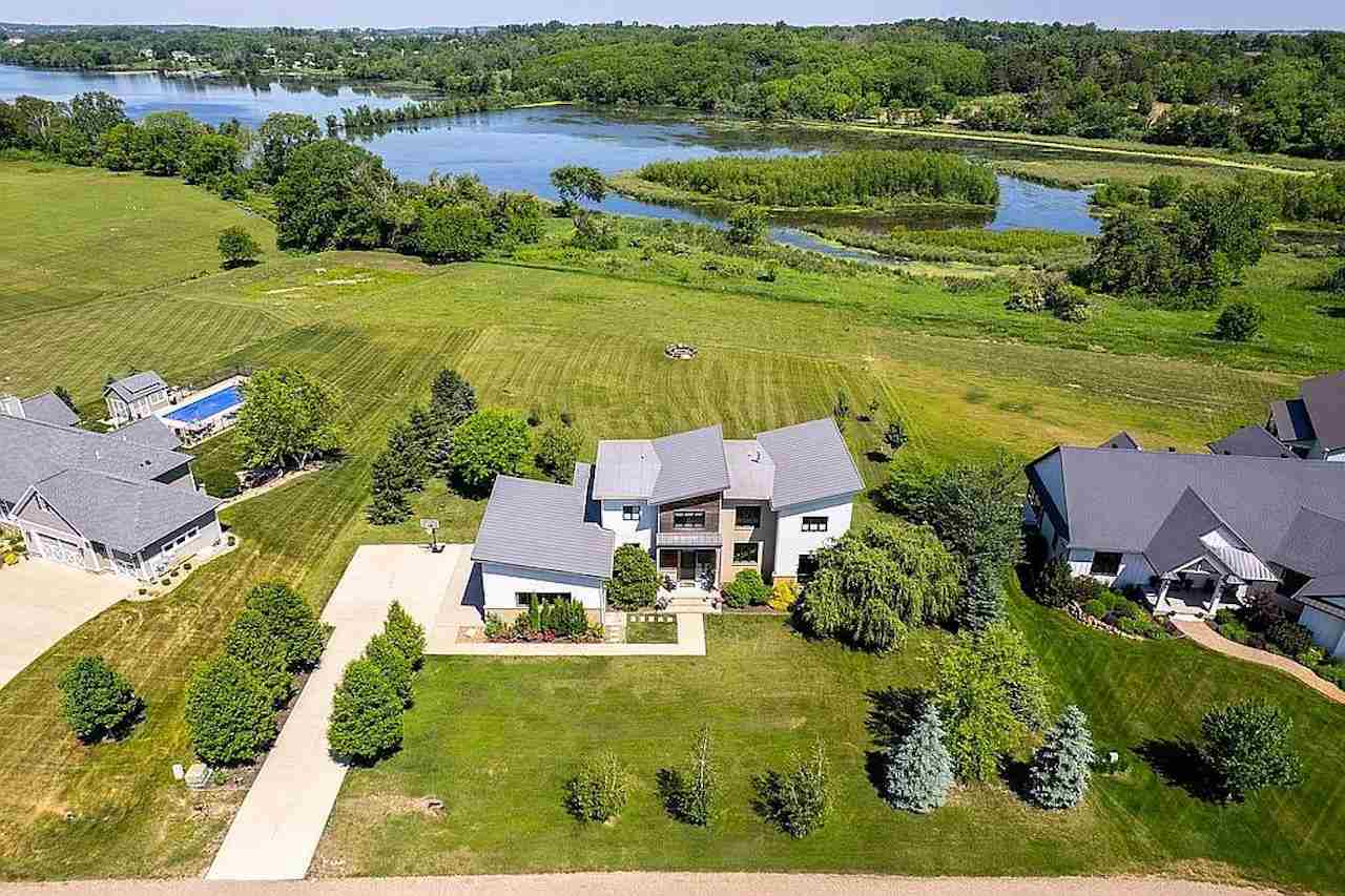 4128 Deacon Lane Solon IA 52333