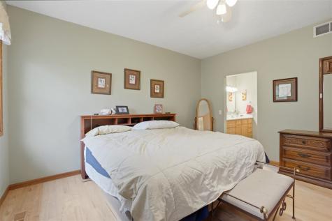 1014 E Jefferson Street Washington IA 52353