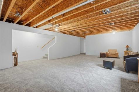 1014 E Jefferson Street Washington IA 52353