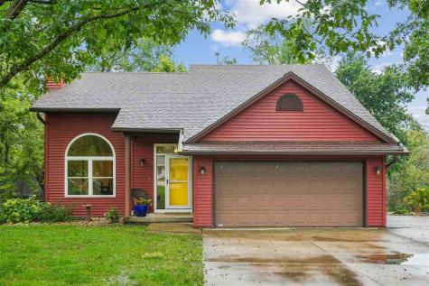 3945 S Spring Street NE Solon IA 52333