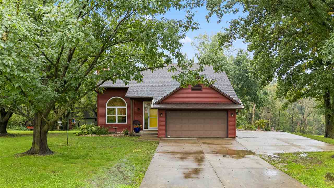 3945 S Spring Street NE Solon IA 52333