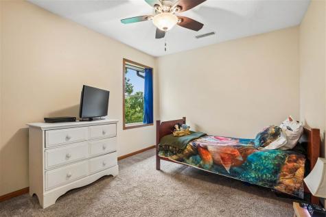 3945 S Spring Street NE Solon IA 52333