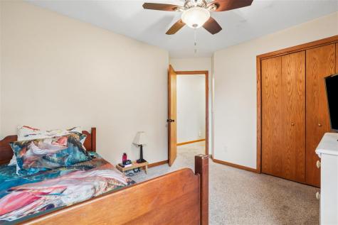 3945 S Spring Street NE Solon IA 52333