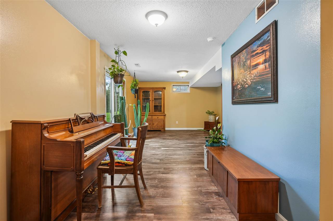 3945 S Spring Street NE Solon IA 52333