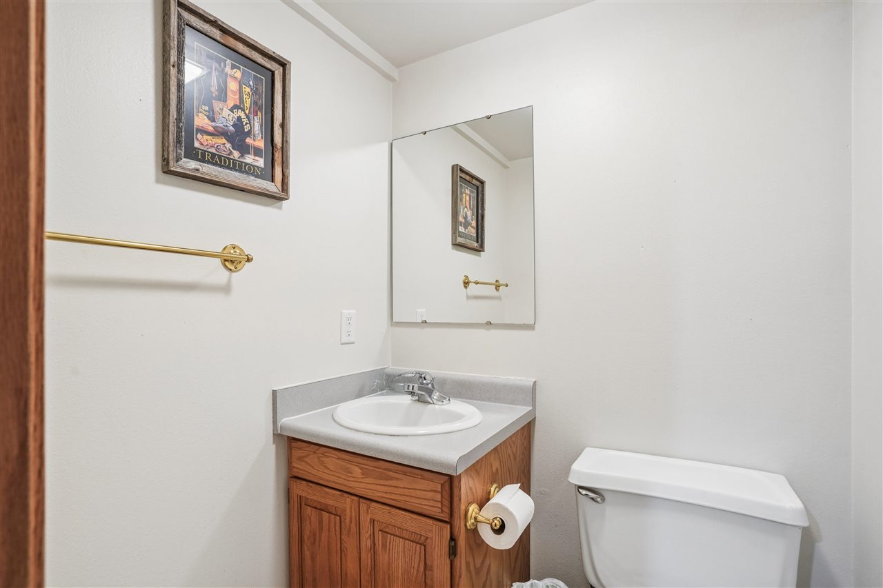 3945 S Spring Street NE Solon IA 52333