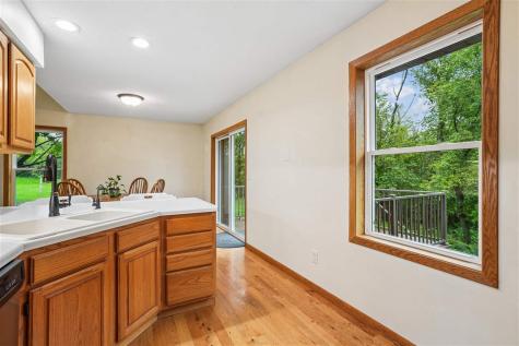 3945 S Spring Street NE Solon IA 52333